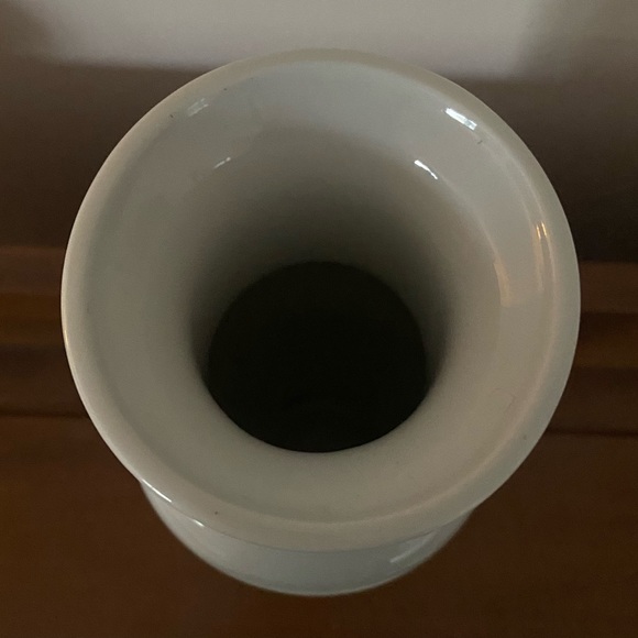 Otagiri Vintage Japanese Porcelain Vase 1970 Iris Flowers 11” Embossed edges🥰 - Picture 6 of 9